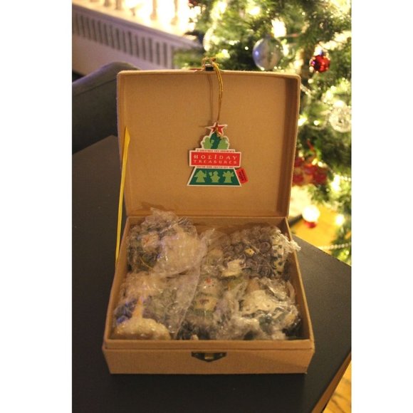 NEW - Holiday Treasures, 5 Piece Ornament - Picture 3 of 9